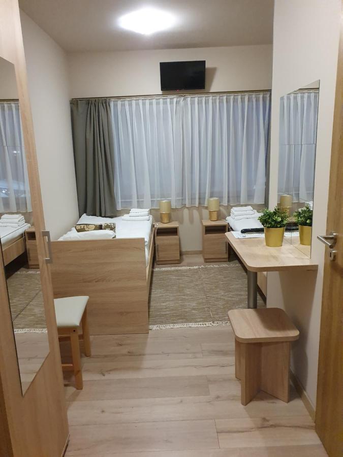 Bed and Breakfast Platina Panzio*** Ujhartyan Экстерьер фото