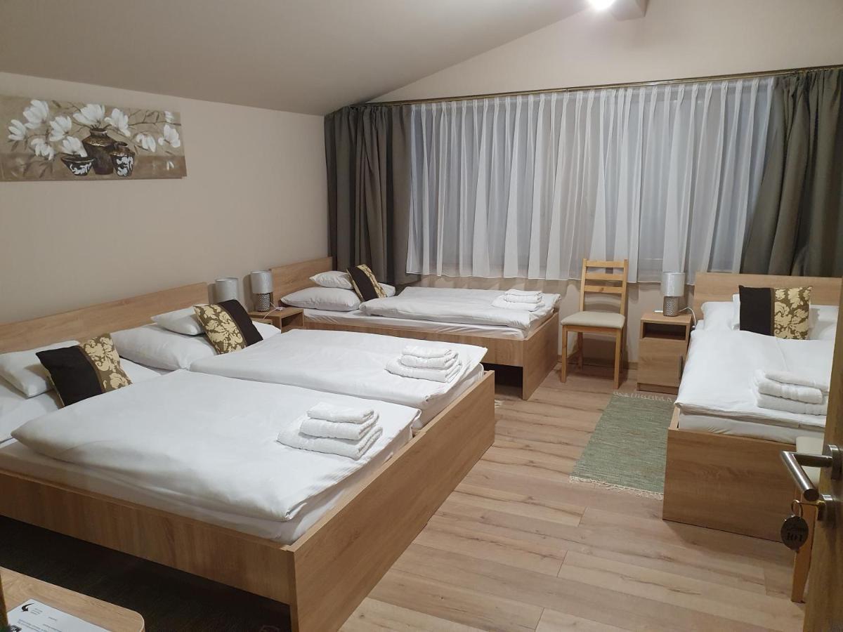 Bed and Breakfast Platina Panzio*** Ujhartyan Экстерьер фото
